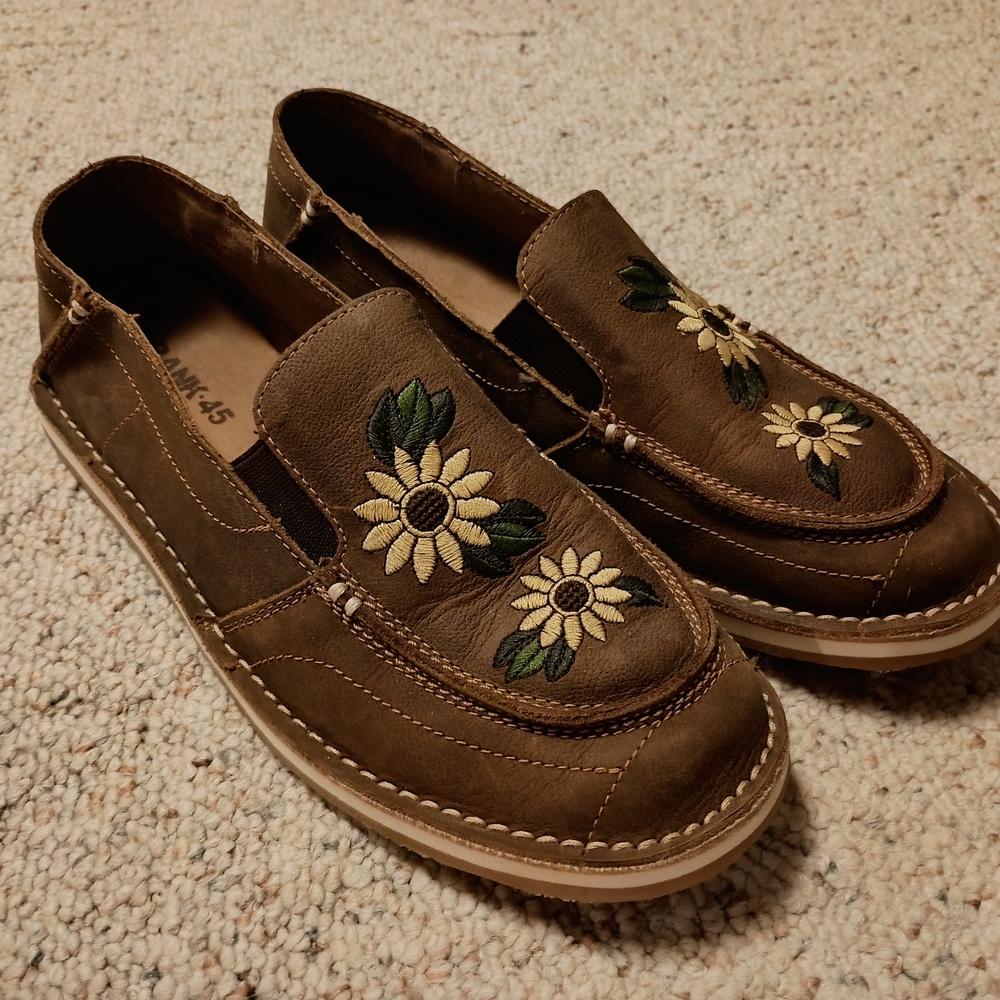 Brown Floral Embroidered Women's Loafers